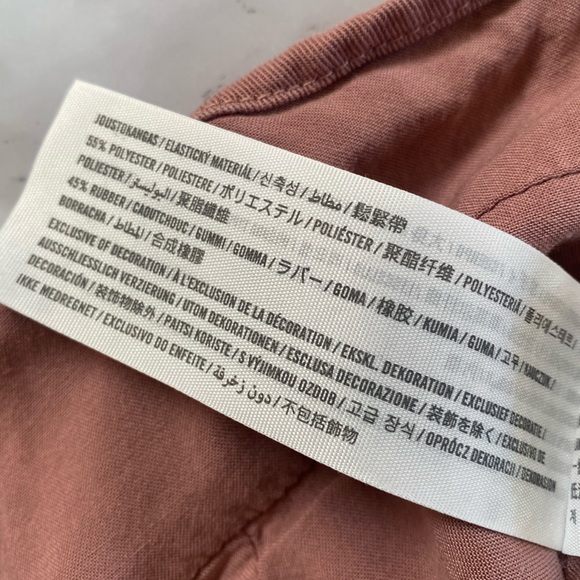 Abercrombie & Fitch V-Neck Cropped Tank Top in Dusty Rose Medium - Picture 5 of 5